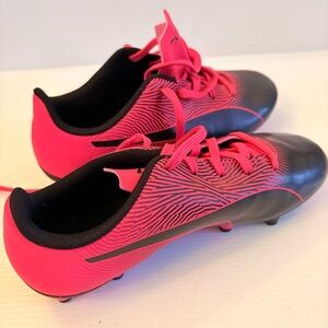 PUMA Pink and Black Girl's Soccer Cleats - Size 3